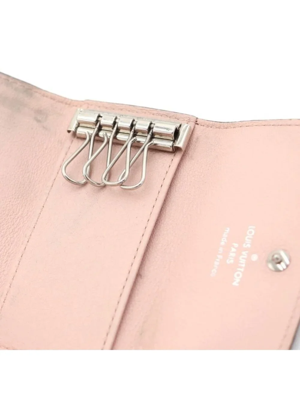 Louis Vuitton Multicles 4 Quadruple Strand Key Case Monogram Mahina Rose